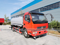 Dongfeng RHD 6000 liter New Water Sprinkler Truck Cost Efficient Water Tank Trucks