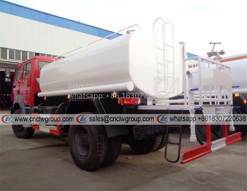 China Benz Beiben 4x4 Double Cabin Potable Water Tanker Truck Sprinkler Watertrucks