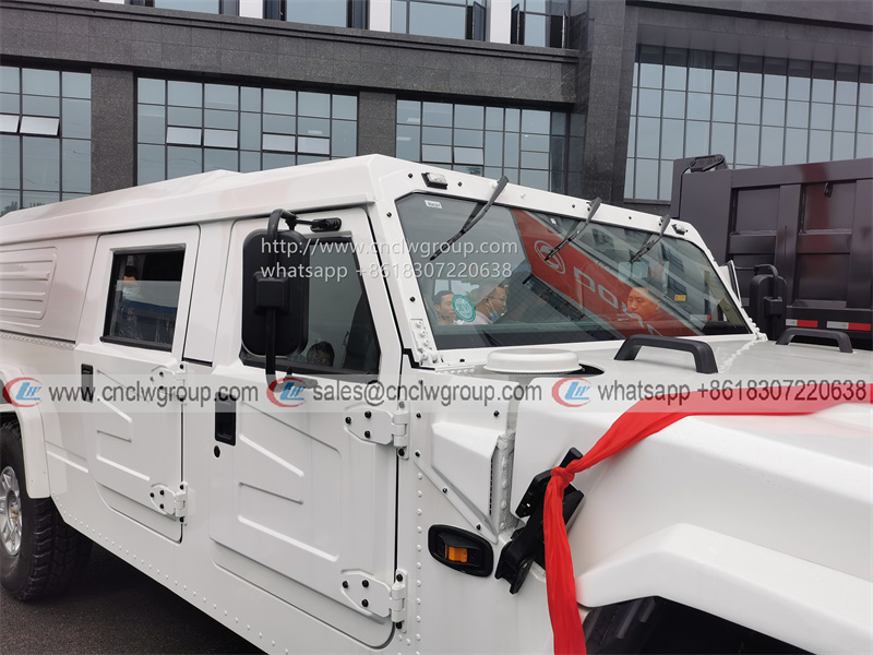 Dongfeng Mengshi M50 4x4 offroad motor auto mengshi 2050 4x4 military van troop car