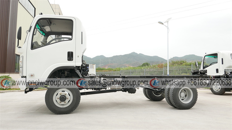 ISUZU NPR 700P 4x4 dropside cargo truck 4*4 4wd dump truck for sale
