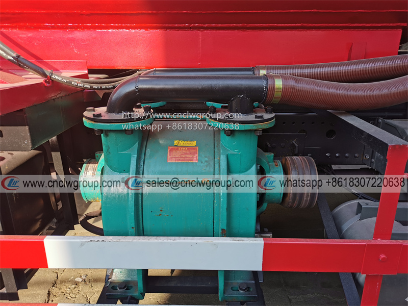 Sinotruk HOWO 12000 liter vacuum septic sewage suction tanker truck for sale
