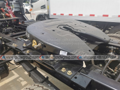 Exporting tractor head dongfeng 4x2 light duty tractor head On-site transfer mini tracting horse truck