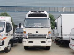 Famous brand HOWO 4x2 RHD 10 ton 6.2m Mobile Chilling Room Reefer Van Refrigerator Truck