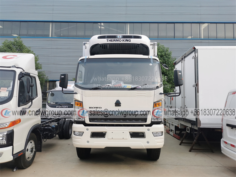 Famous brand HOWO 4x2 RHD 10 ton 6.2m Mobile Chilling Room Reefer Van Refrigerator Truck