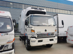 Famous brand HOWO 4x2 RHD 10 ton 6.2m Mobile Chilling Room Reefer Van Refrigerator Truck