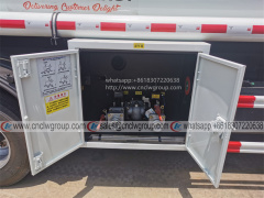 Sinotruk HOWO 4x2 5m3 diesel bowser refuel tanker refilling truck for sale