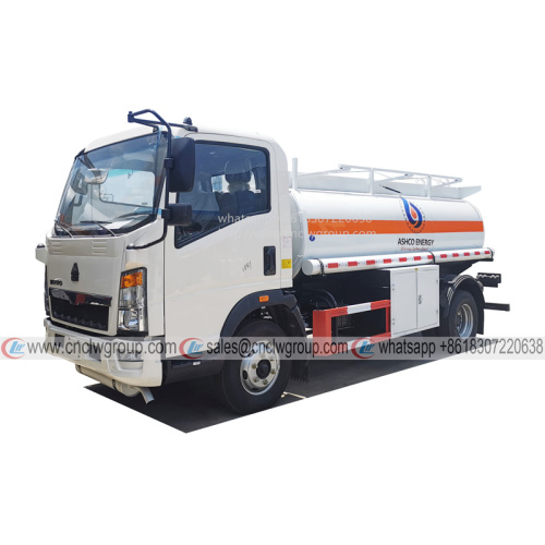 Sinotruk HOWO 4x2 5m3 diesel bowser refuel tanker refilling truck for sale
