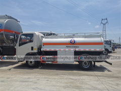 Sinotruk HOWO 4x2 5m3 diesel bowser refuel tanker refilling truck for sale