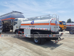 Sinotruk HOWO 4x2 5m3 diesel bowser refuel tanker refilling truck for sale