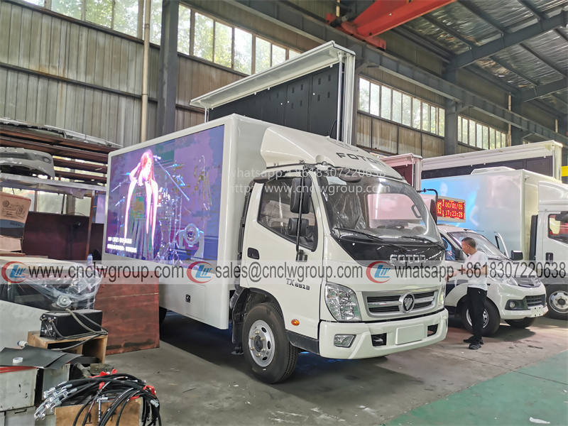 Foton Aumark T33 Outdoor P6 Full Color LED advertising truck Three Sides P6 P5 P4 led colorful screen lifting promotion truck for sale