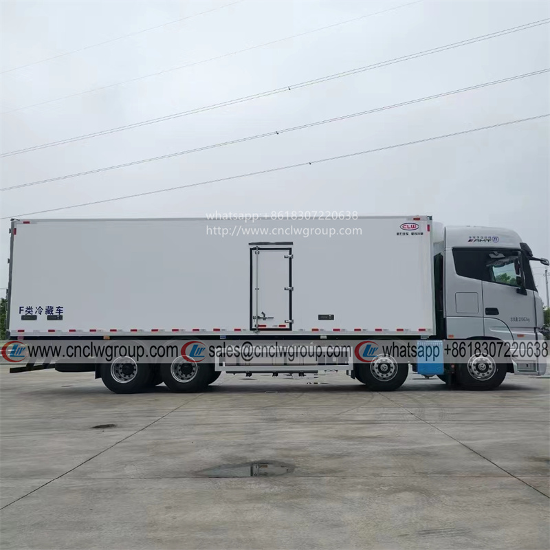 Foton AUMAN EST (ZF AMT) 8x4 Heavy Duty 9.6m frozen goods transport freezer van chilling refrigerated truck for sale