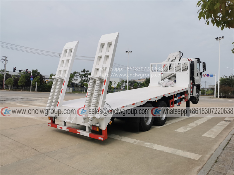 ISUZU New GIGA 10 wheeler self loader with boom 3.2 ton self loading truck with boom and hydraulic winch