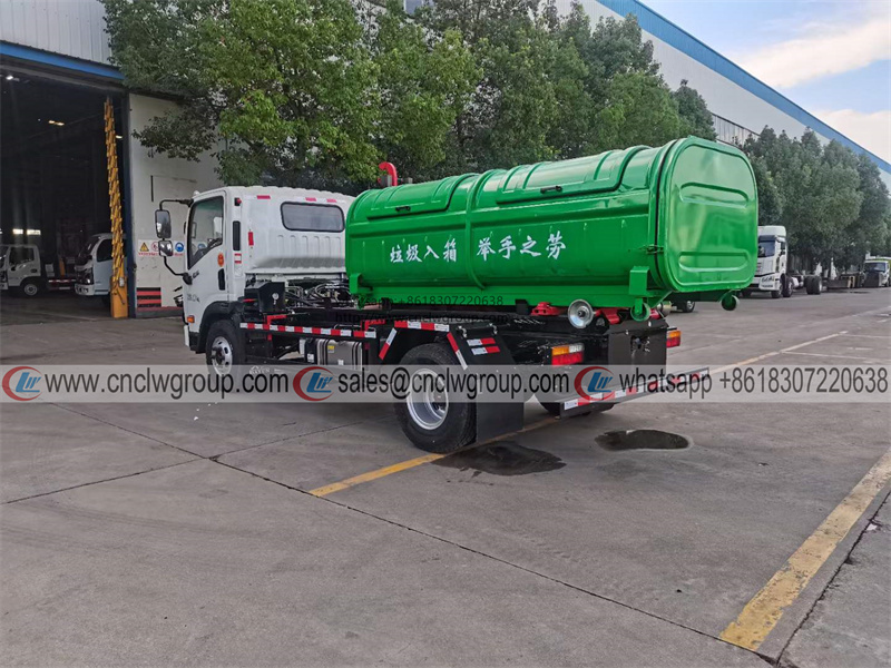Dayun 4x2 5 ton hooklift waste bin carrier garbage box skiper hook lift garbage truck for sale