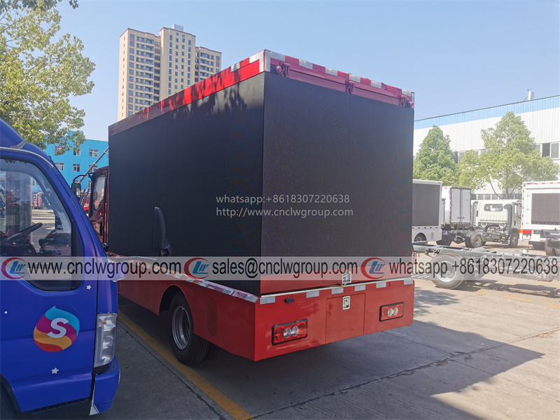 Forland H2 4x2 Three-Screen no edge screen propaganda car P6 P5 LED advertising publicity truck