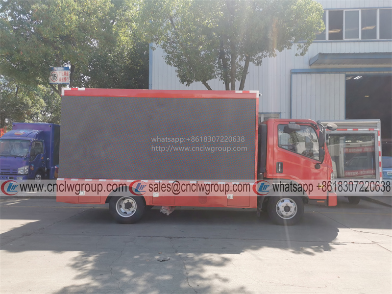 Forland H2 4x2 Three-Screen no edge screen propaganda car P6 P5 LED advertising publicity truck