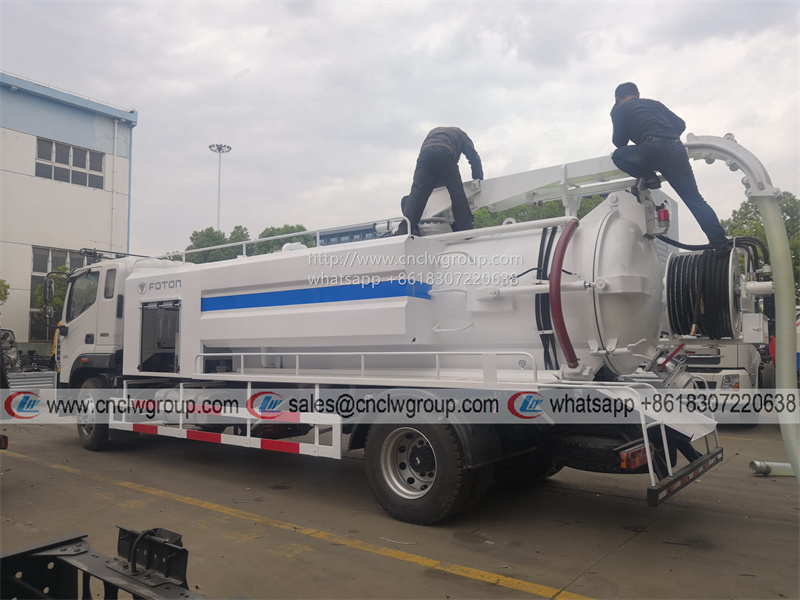 Foton Auman RHD 10cbm vacuum sewer jetter septic cleaner sewage suction tanker truck for sale