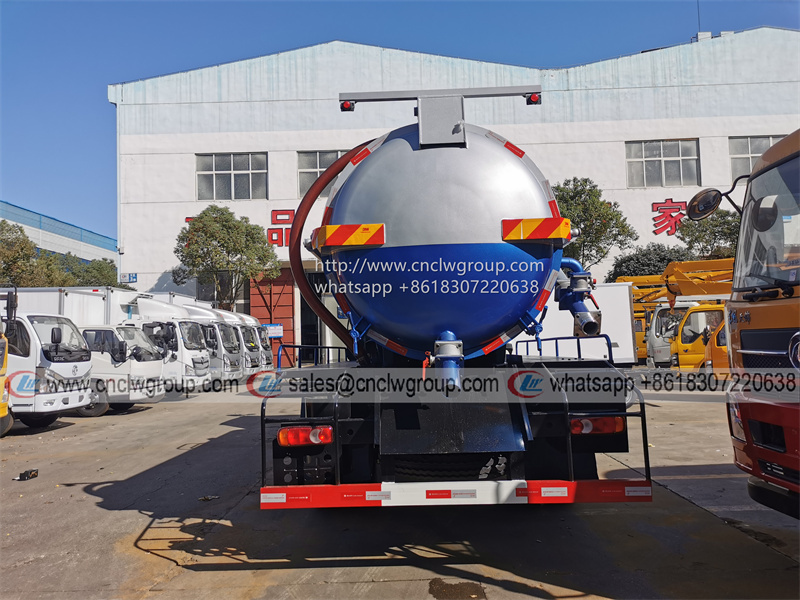 Dongfeng RHD 10~12cbm vacuum septic cleaner sewage tank truck