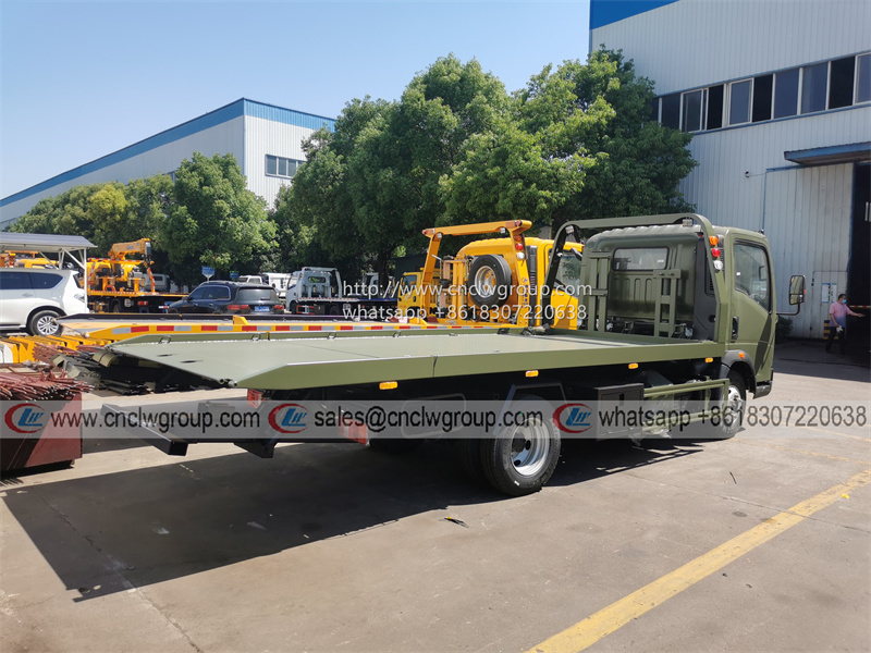HOWO RHD 3 ton mini flatbed wrecker tow truck