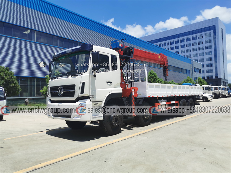 Dongfeng 8x4 12 wheeler boom truck mounted 14 ton hydraulic crane