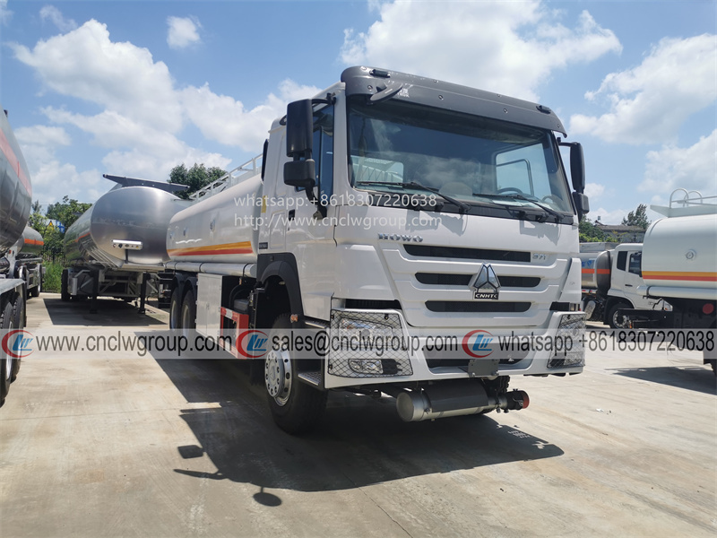 HOWO 6x4 10 wheeler 20000 liter diesel tanker fuel bowser transporter truck