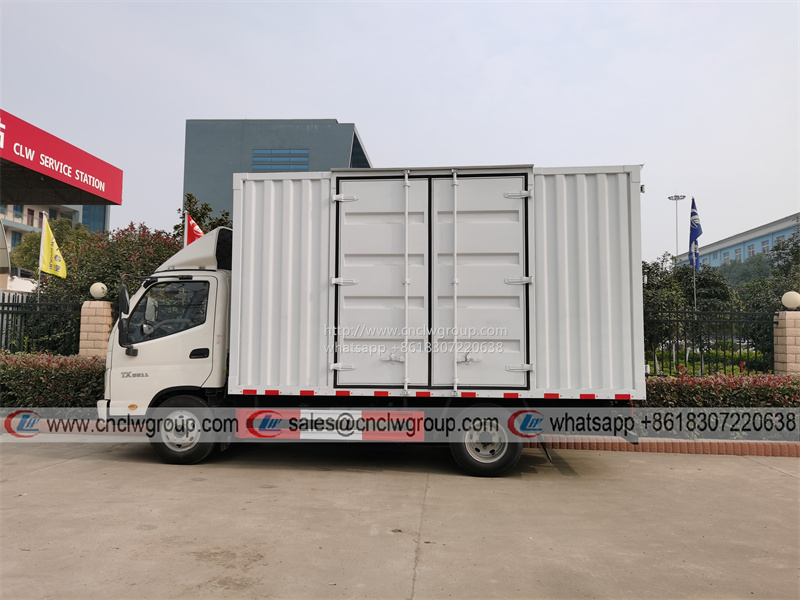 FOTON Aumark T33 14ft 5 ton corrugated closed van dry cargo box truck