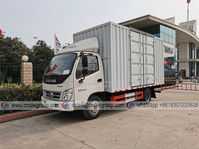 FOTON Aumark T33 14ft 5 ton corrugated closed van dry cargo box truck