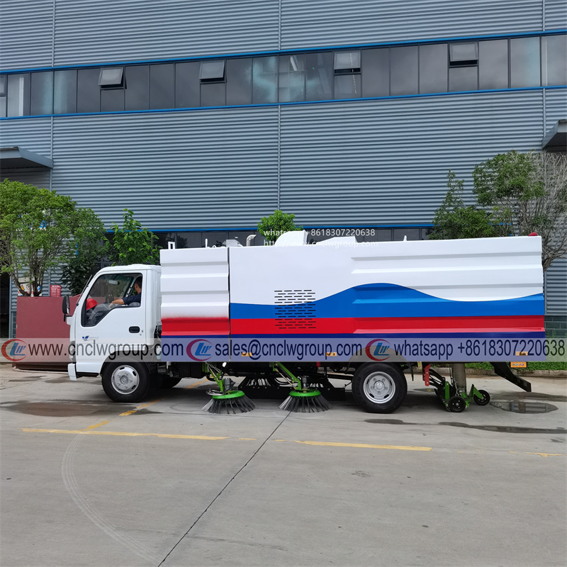 ISUZU NKR/600P 5m3 small street cleaning road sweeper truck