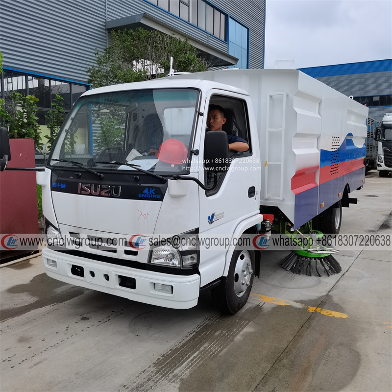 ISUZU NKR/600P 5m3 small street cleaning road sweeper truck