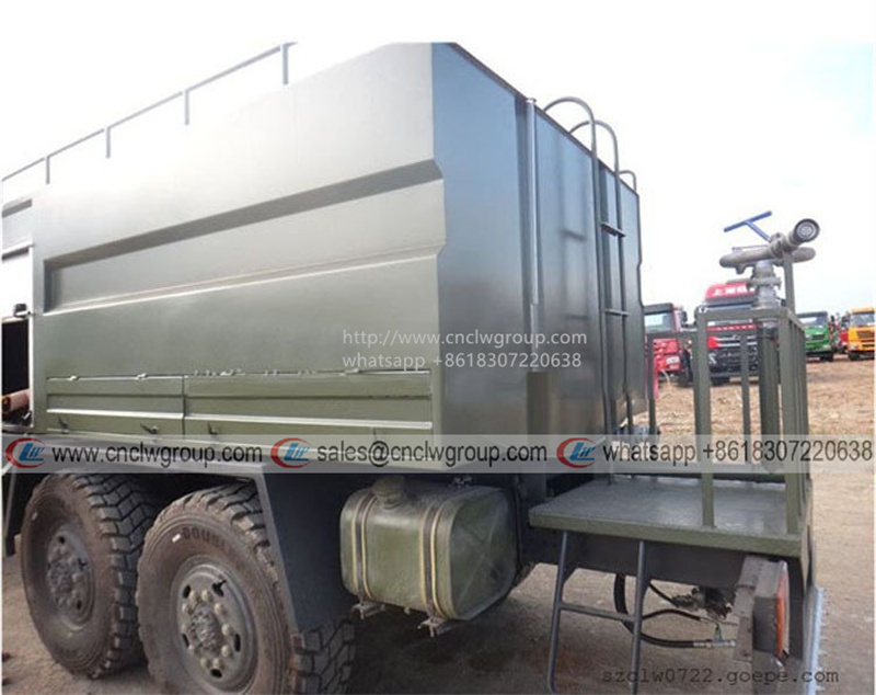 Dongfeng 6x6 AWD solar panel washing Photovoltaic panel cleaner truck