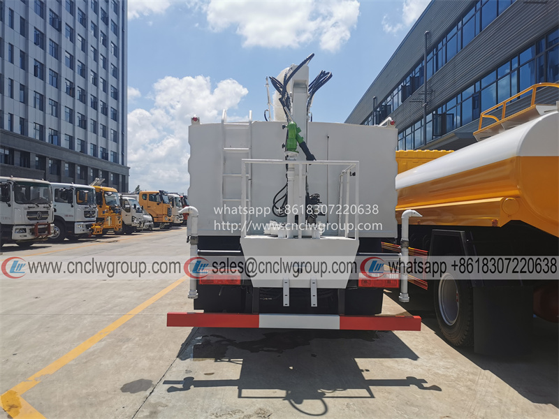 Dongfeng 10m3 PV solar panels cleaner Photovoltaic panel cleaning truck