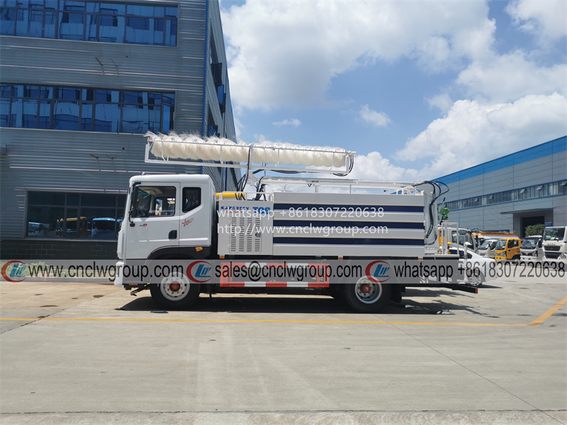 Dongfeng 10m3 PV solar panels cleaner Photovoltaic panel cleaning truck