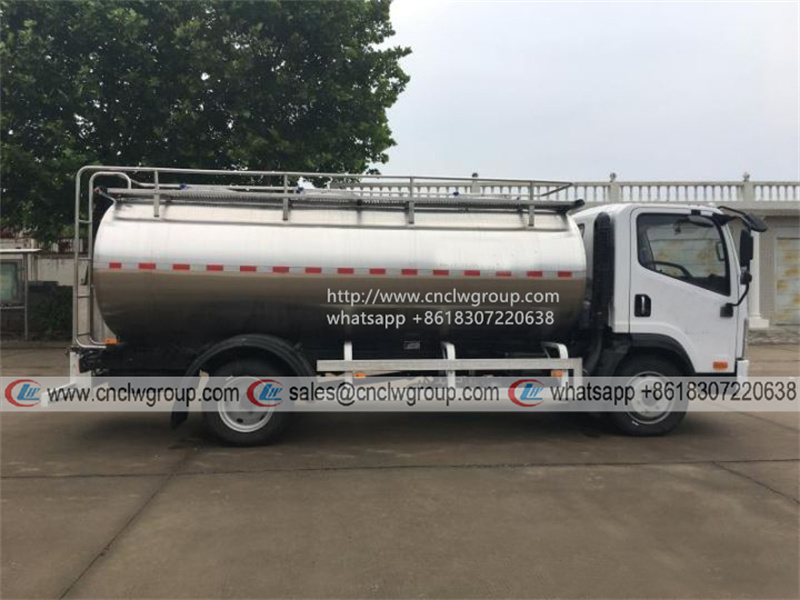 FAW Tiger VH 4x2 8000 liter Milk Tanker Truck