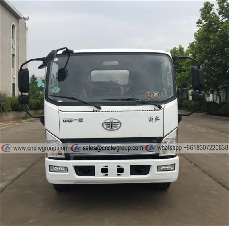 FAW Tiger VH 4x2 8000 liter Milk Tanker Truck