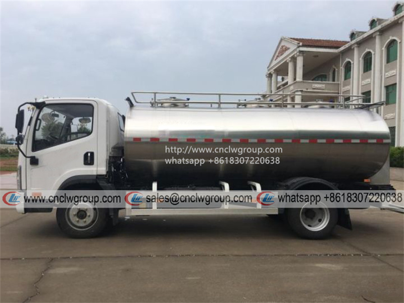 FAW Tiger VH 4x2 8000 liter Milk Tanker Truck
