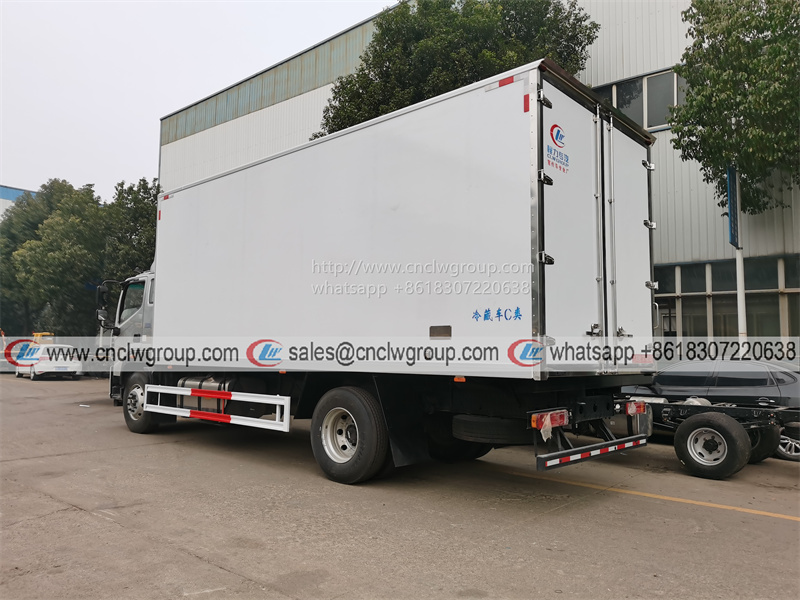 Foton Auman 7.5m 15 ton freezer van cold chain transport reefer van truck for sale