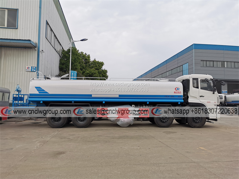 Dongfeng KL 8x4 25000 liter water sprinkler water bowser tanker spraying truck