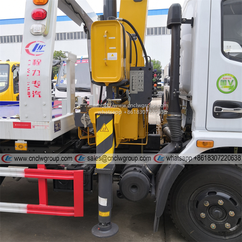 Dongfeng 4t 5 ton car rescue wrecker truck with XCMG 4 ton crane flatbed tow truck