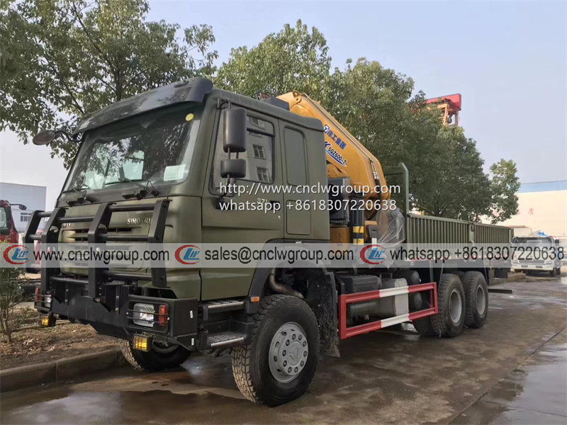 Sinotruk HOWO 6x6 AWD Knuckle Boom Truck mounted XCMG 25 Ton Folding Arm Crane
