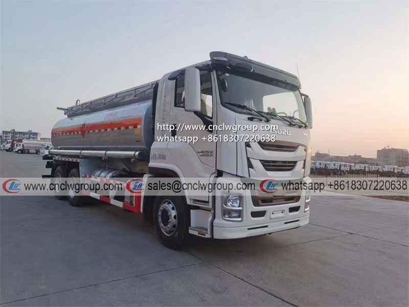ISUZU GIGA 240HP 4000 gallon diesel fuel tanker truck for sale
