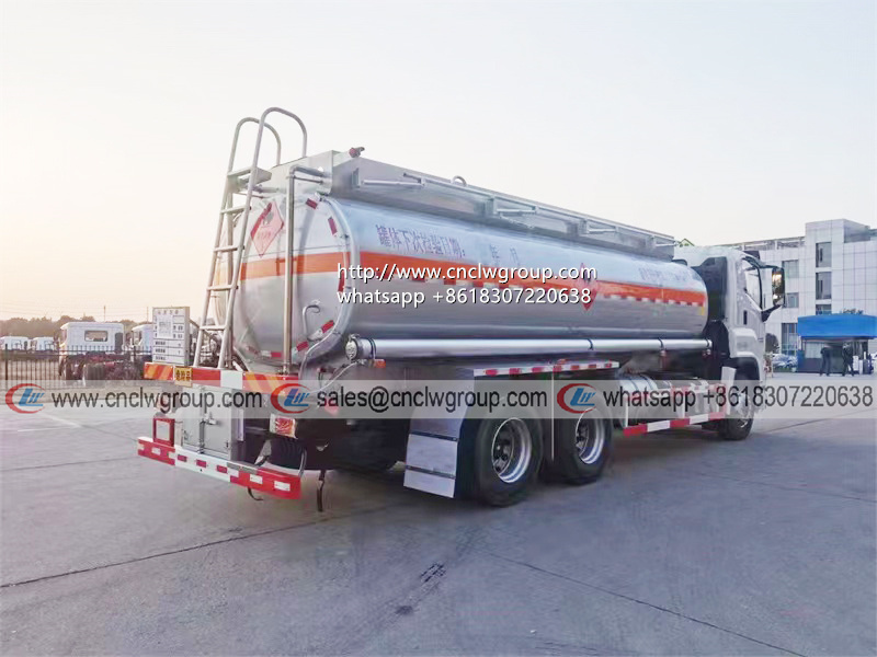 ISUZU GIGA 240HP 4000 gallon diesel fuel tanker truck for sale