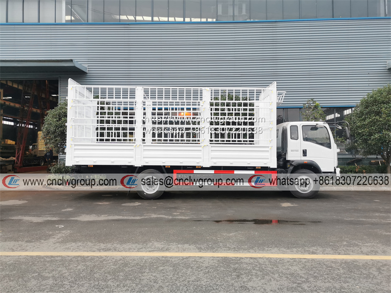 Brand new 4x2 6 wheel Sinotruck Howo Fence Lattice Grille Stake Body Cargo Truck