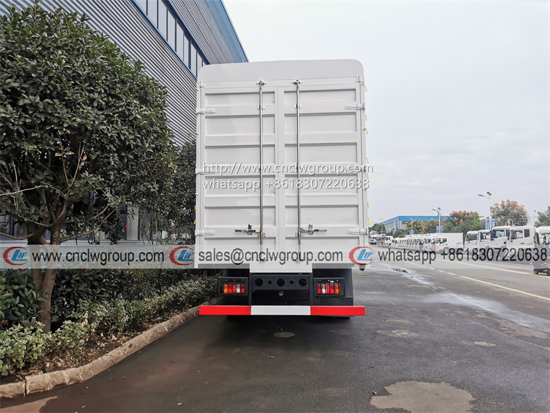 Brand new 4x2 6 wheel Sinotruck Howo Fence Lattice Grille Stake Body Cargo Truck