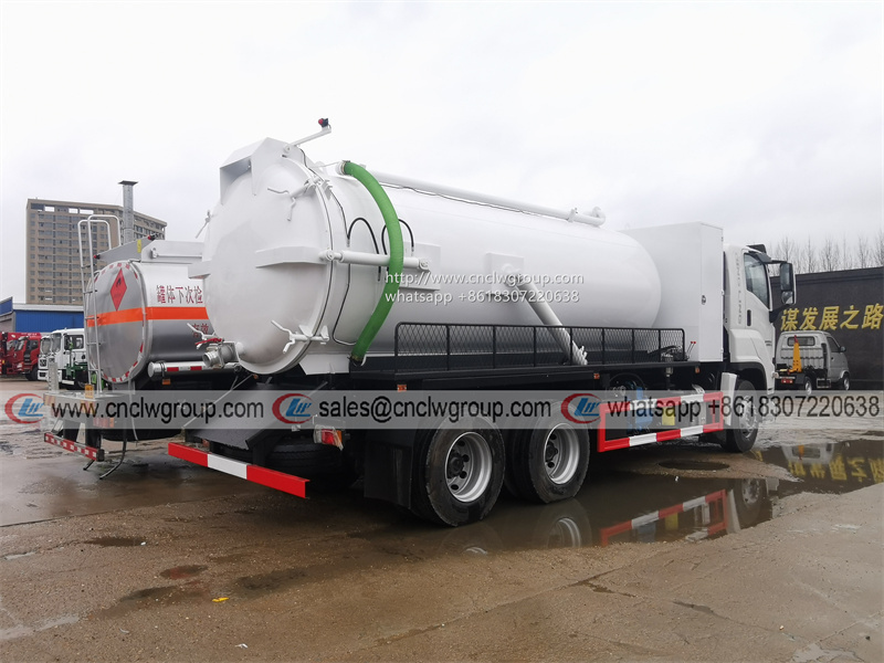 ISUZU GIGA VC61 10 wheeler 15000l vacuum sewer cleaner sewage suction tank truck