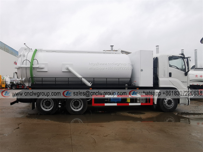 ISUZU GIGA VC61 10 wheeler 15000l vacuum sewer cleaner sewage suction tank truck