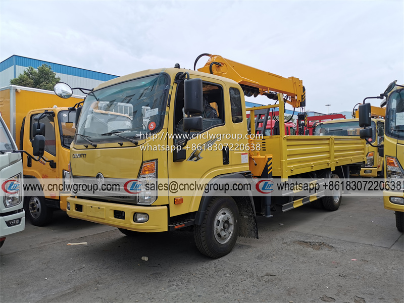 Sinotruk CDW 5 ton boom truck mounted hydraulic auger drilling rig