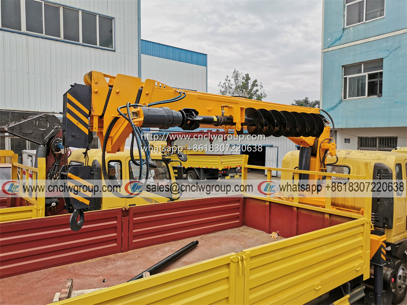Sinotruk CDW 5 ton boom truck mounted hydraulic auger drilling rig