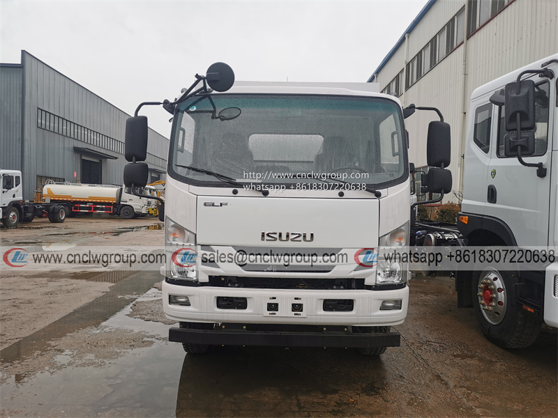 ISUZU NPR/700P 6000 liter vacuum sewage suction truck