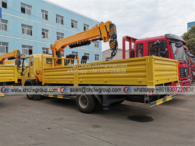 Sinotruk CDW 5 ton boom truck mounted hydraulic auger drilling rig