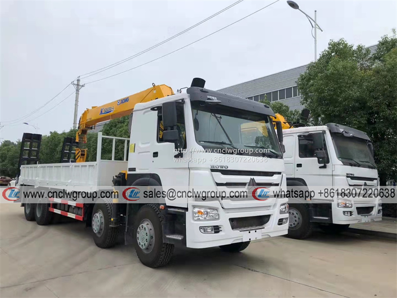 Sinotruk HOWO 8x4 boom truck with XCMG 12 ton crane