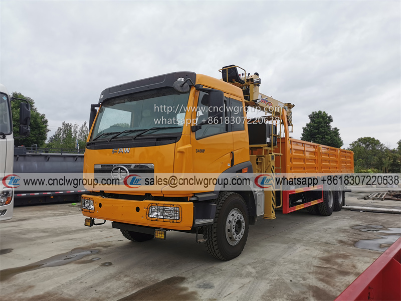 FAW RHD 6x4 crane truck mounted with boom UNIC V800 crane for sale